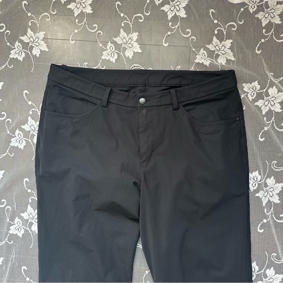 Lululemon ABC Pant Classic in Black Sz 36 - Picture 5 of 14